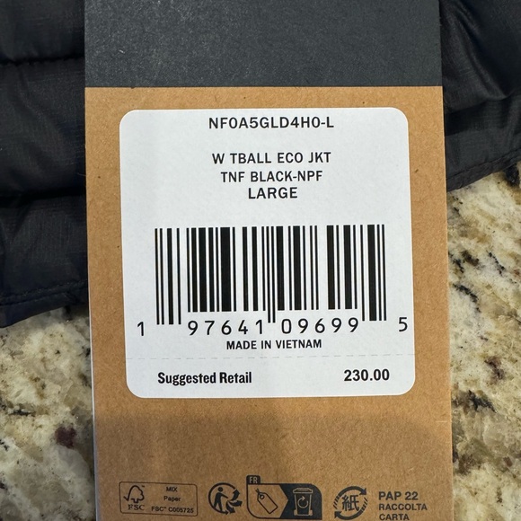 Women’s Northface Thermoball ECO 2.0 - Picture 6 of 11